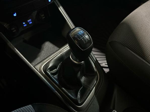 Hyundai Solaris II с пробегом 2018 года, цена 1 159 000 рублей, 140000 км, седан, Автокод Объявления