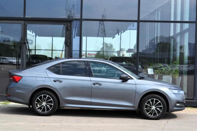 Skoda Octavia IV (A8) с пробегом 2021 года, цена 2 390 000 рублей, 81100 км, лифтбек, Автокод Объявления