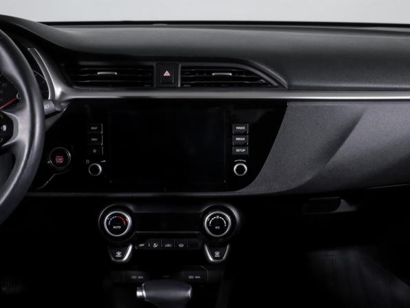 Kia Rio IV Рестайлинг с пробегом 2021 года, цена 2 400 000 рублей, 35530 км, хэтчбек, Автокод Объявления