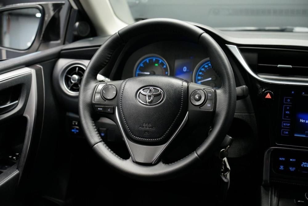 Toyota Corolla XI (E160 E170 E180) Рестайлинг 1 Крым  - изображение 11