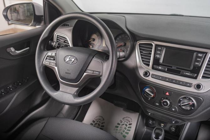 Hyundai Solaris II Рестайлинг с пробегом 2021 года, цена 1 699 000 рублей, 41000 км, седан, Автокод Объявления