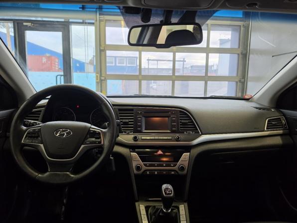 Hyundai Elantra VI (AD) с пробегом 2018 года, цена 1 399 000 рублей, 136041 км, седан, Автокод Объявления