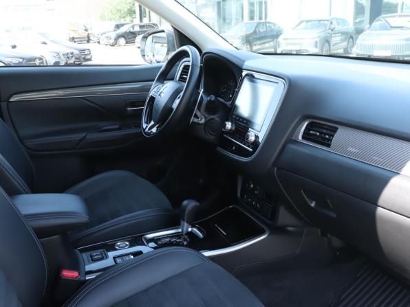 Mitsubishi Outlander III Рестайлинг 3 с пробегом 2021 года, цена 2 980 000 рублей, 36139 км, внедорожник, Автокод Объявления