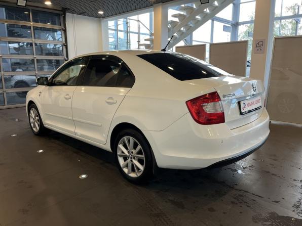 Skoda Rapid I с пробегом 2016 года, цена 930 000 рублей, 212431 км, лифтбек, Автокод Объявления