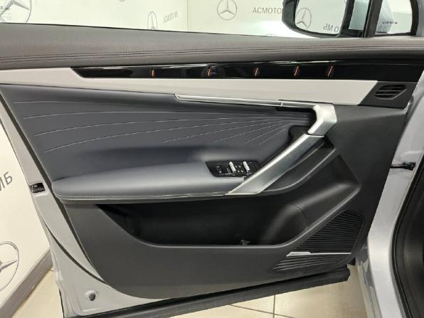 Geely Atlas II с пробегом 2023 года, цена 3 052 700 рублей, 2896 км, внедорожник, Автокод Объявления