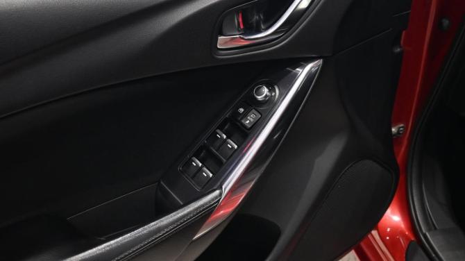 Mazda 6 III (GJ) Рестайлинг с пробегом 2018 года, цена 1 995 000 рублей, 104952 км, седан, Автокод Объявления
