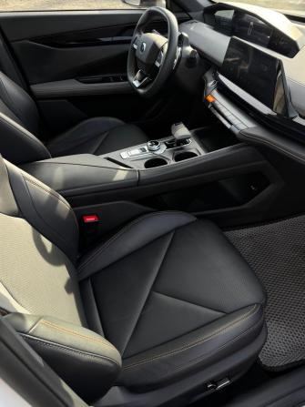 Changan UNI-V I с пробегом 2023 года, цена 2 430 000 рублей, 22100 км, лифтбек, Автокод Объявления