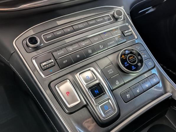 Hyundai Santa Fe IV Рестайлинг с пробегом 2022 года, цена 4 200 000 рублей, 83400 км, внедорожник, Автокод Объявления