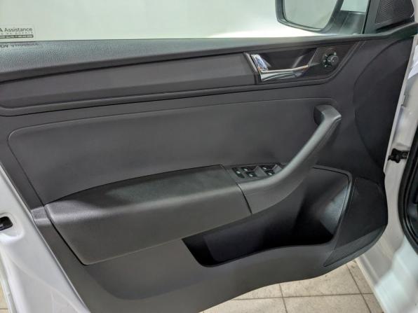 Skoda Rapid II с пробегом 2021 года, цена 1 525 000 рублей, 77276 км, лифтбек, Автокод Объявления