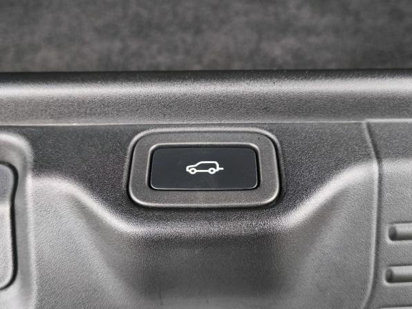 Land Rover Range Rover IV Рестайлинг с пробегом 2019 года, цена 7 490 000 рублей, 93215 км, внедорожник, Автокод Объявления