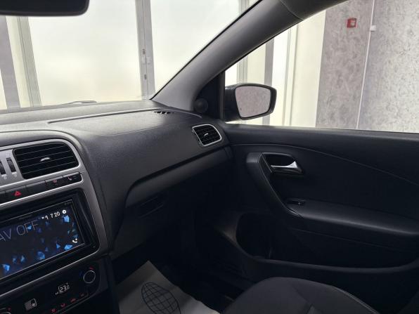 Volkswagen Polo V с пробегом 2015 года, цена 965 000 рублей, 137102 км, седан, Автокод Объявления