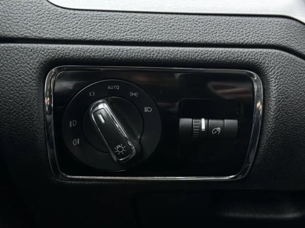 Skoda Superb II Рестайлинг с пробегом 2014 года, цена 800 000 рублей, 219153 км, лифтбек, Автокод Объявления