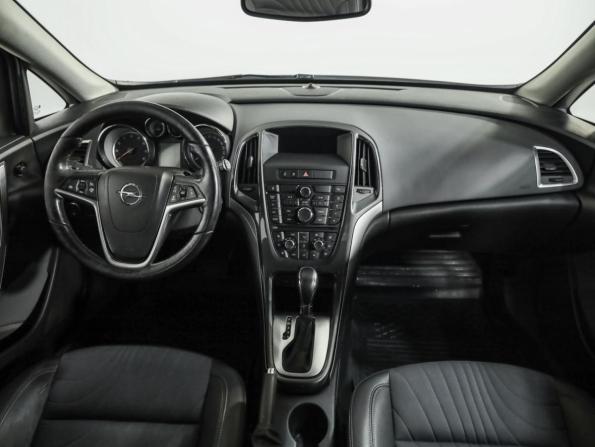 Opel Astra J Рестайлинг с пробегом 2013 года, цена 729 000 рублей, 228058 км, хэтчбек, Автокод Объявления