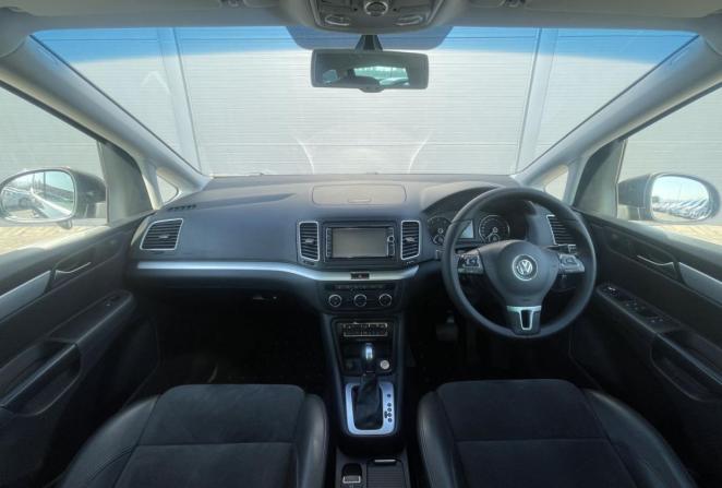 Volkswagen Sharan II с пробегом 2015 года, цена 1 130 000 рублей, 141261 км, минивэн, Автокод Объявления