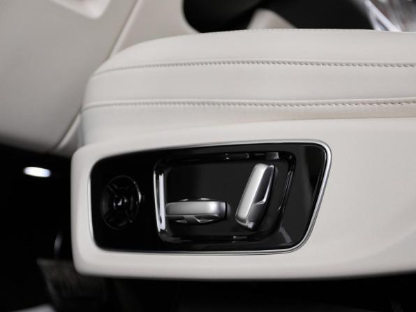 Новый Li Auto (Lixiang) L9 I Рестайлинг 2026 года, цена 12 090 000 рублей, внедорожник, Автокод Объявления