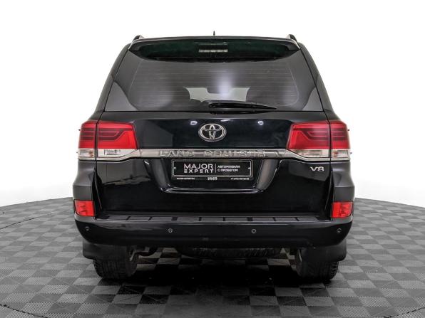 Toyota Land Cruiser 200 Series Рестайлинг 2 с пробегом 2017 года, цена 5 835 000 рублей, 167264 км, внедорожник, Автокод Объявления
