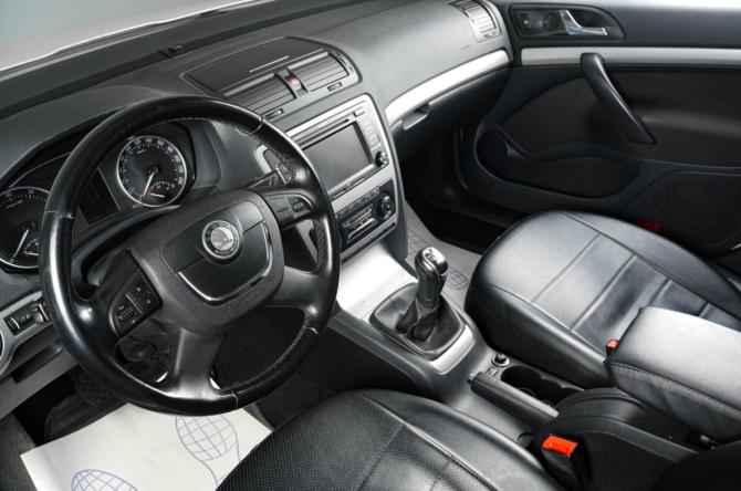 Skoda Octavia II (A5) Рестайлинг с пробегом 2012 года, цена 849 000 рублей, 288800 км, лифтбек, Автокод Объявления