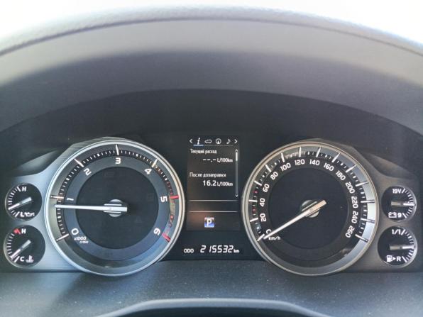 Toyota Land Cruiser 200 Series Рестайлинг 2 с пробегом 2018 года, цена 6 990 000 рублей, 215527 км, внедорожник, Автокод Объявления