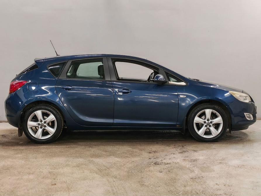 Opel Astra J Москва  - изображение 4