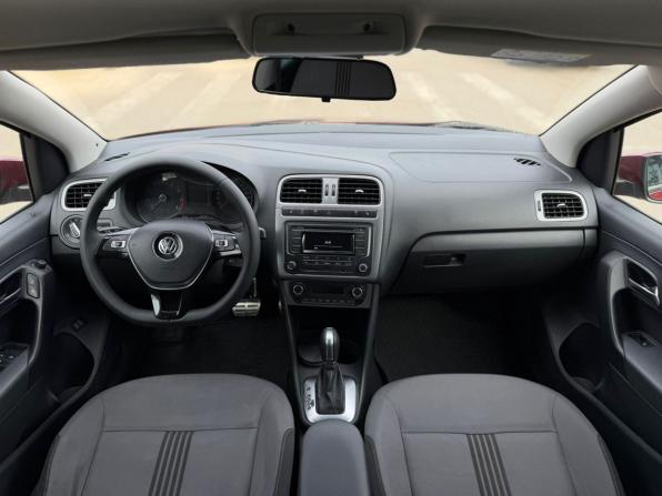 Volkswagen Polo V Рестайлинг с пробегом 2016 года, цена 890 000 рублей, 114709 км, седан, Автокод Объявления
