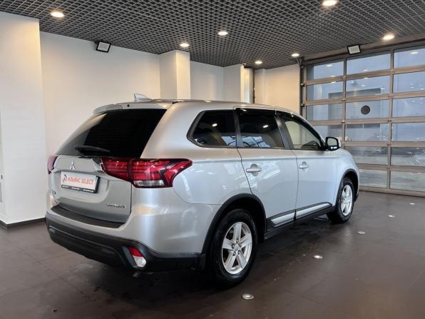 Mitsubishi Outlander III Рестайлинг 3 с пробегом 2019 года, цена 2 000 000 рублей, 133371 км, внедорожник, Автокод Объявления