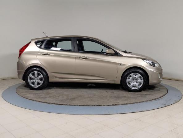 Hyundai Solaris I с пробегом 2011 года, цена 689 900 рублей, 184000 км, седан, Автокод Объявления