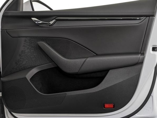 Skoda Octavia IV (A8) с пробегом 2021 года, цена 2 140 000 рублей, 73007 км, лифтбек, Автокод Объявления