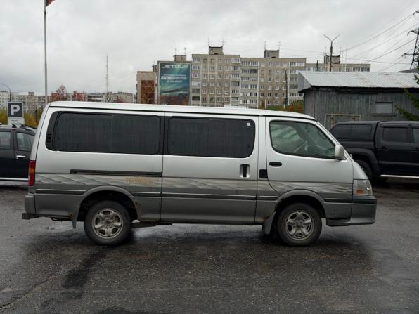 Toyota HiAce H100 с пробегом 2003 года, цена 699 000 рублей, 431000 км, минивэн, Автокод Объявления