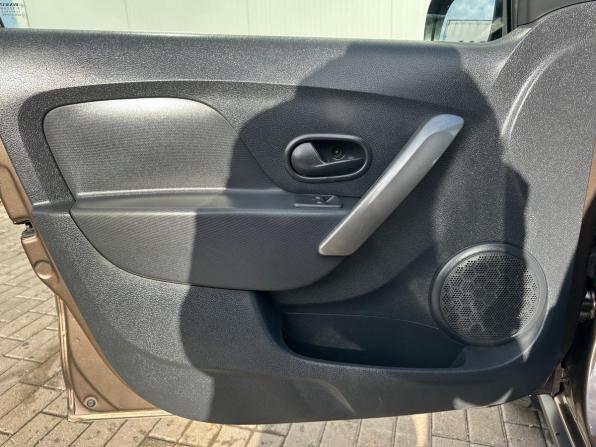 Renault Logan II Рестайлинг с пробегом 2019 года, цена 1 120 000 рублей, 71397 км, седан, Автокод Объявления