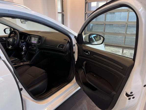 Renault Megane IV с пробегом 2018 года, цена 1 397 000 рублей, 144860 км, универсал, Автокод Объявления