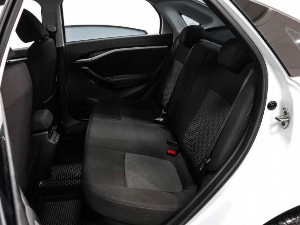 Lada (ВАЗ) Vesta I с пробегом 2021 года, цена 1 099 000 рублей, 71615 км, седан, Автокод Объявления