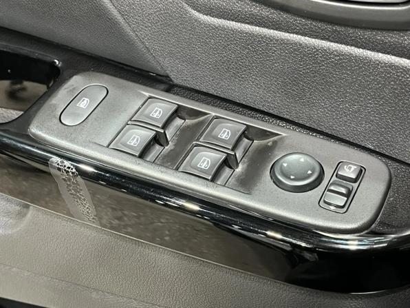Renault Kaptur I Рестайлинг с пробегом 2021 года, цена 1 545 000 рублей, 159815 км, внедорожник, Автокод Объявления