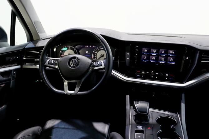 Volkswagen Touareg III с пробегом 2021 года, цена 6 075 000 рублей, 69000 км, внедорожник, Автокод Объявления