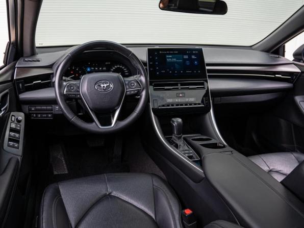 Toyota Avalon V с пробегом 2022 года, цена 3 390 000 рублей, 41515 км, седан, Автокод Объявления