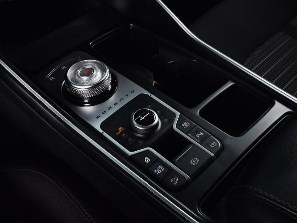 Kia Sorento IV Рестайлинг с пробегом 2024 года, цена 3 899 995 рублей, 130957 км, внедорожник, Автокод Объявления