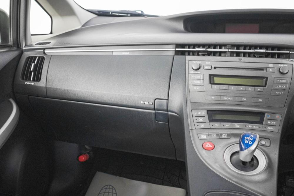 Toyota Prius III Рестайлинг (XW30) Кемерово  - изображение 13