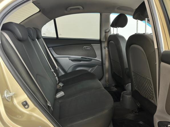 Kia Rio II Рестайлинг с пробегом 2010 года, цена 450 000 рублей, 328675 км, седан, Автокод Объявления