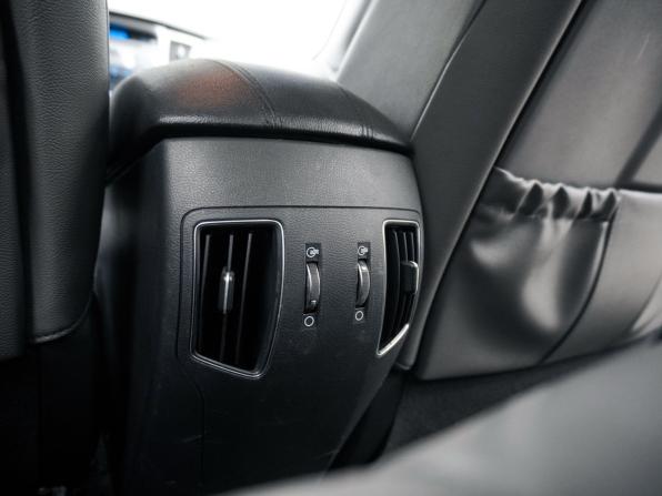 Hyundai Sonata VI (YF) с пробегом 2011 года, цена 899 000 рублей, 136718 км, седан, Автокод Объявления