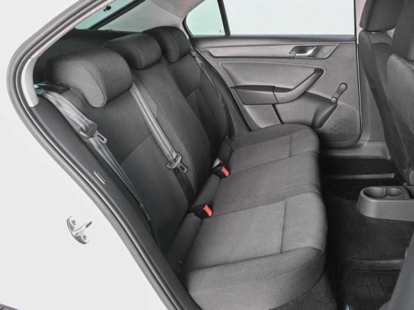 Skoda Rapid I с пробегом 2016 года, цена 1 069 000 рублей, 176051 км, лифтбек, Автокод Объявления