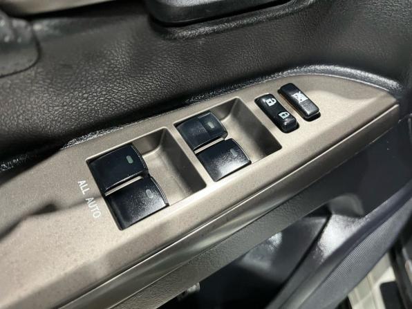 Toyota Land Cruiser 200 Series с пробегом 2011 года, цена 3 550 000 рублей, 297341 км, внедорожник, Автокод Объявления
