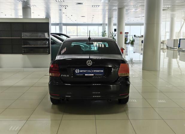 Volkswagen Polo V Рестайлинг с пробегом 2018 года, цена 804 000 рублей, 212000 км, седан, Автокод Объявления