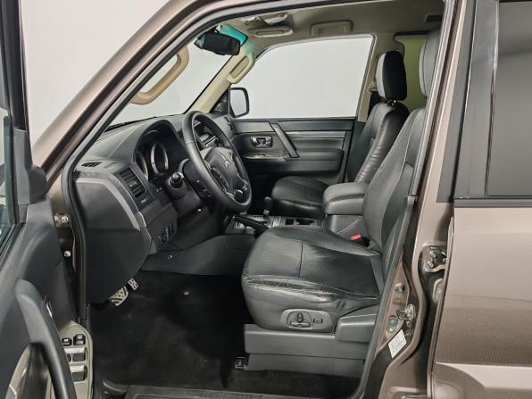 Mitsubishi Pajero IV Рестайлинг 1 с пробегом 2014 года, цена 2 449 000 рублей, 197999 км, внедорожник, Автокод Объявления