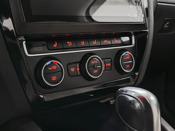 Volkswagen Jetta VI Рестайлинг с пробегом 2018 года, цена 1 360 000 рублей, 65016 км, седан, Автокод Объявления