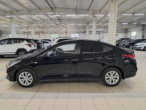 Hyundai Solaris II с пробегом 2017 года, цена 900 000 рублей, 239885 км, седан, Автокод Объявления