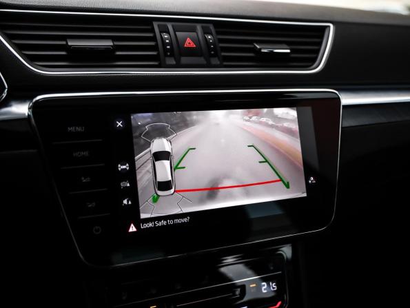 Skoda Superb III Рестайлинг с пробегом 2023 года, цена 3 199 000 рублей, 99410 км, лифтбек, Автокод Объявления