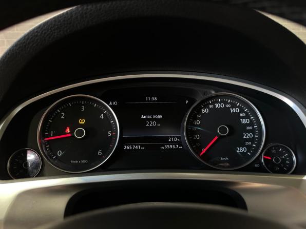 Volkswagen Touareg II Рестайлинг с пробегом 2015 года, цена 2 800 000 рублей, 265688 км, внедорожник, Автокод Объявления