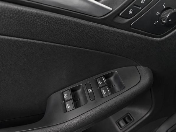 Volkswagen Jetta VI с пробегом 2013 года, цена 719 000 рублей, 175223 км, седан, Автокод Объявления