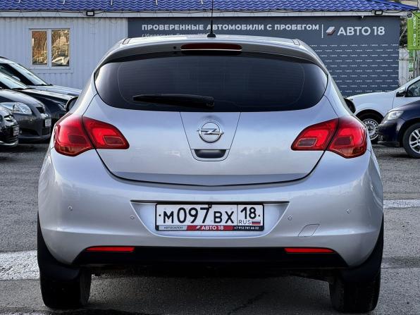 Opel Astra J с пробегом 2011 года, цена 649 000 рублей, 175278 км, хэтчбек, Автокод Объявления