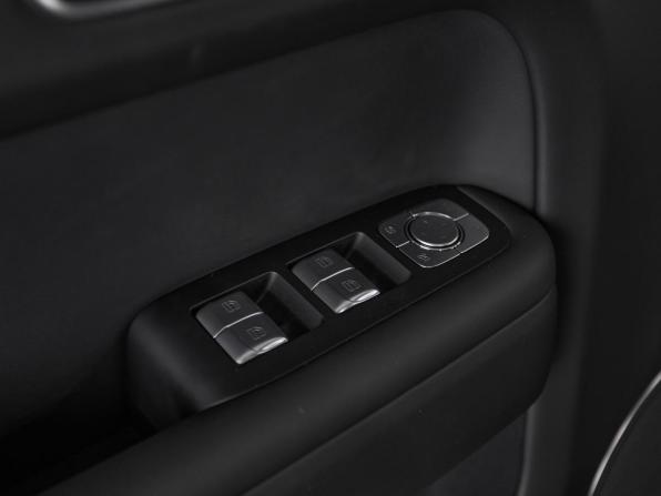 Новый Li Auto (Lixiang) L9 I Рестайлинг 2025 года, цена 11 990 000 рублей, внедорожник, Автокод Объявления