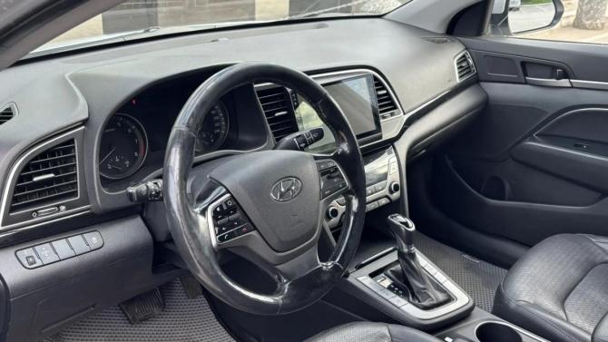 Hyundai Elantra VI (AD) с пробегом 2016 года, цена 1 350 000 рублей, 201000 км, седан, Автокод Объявления